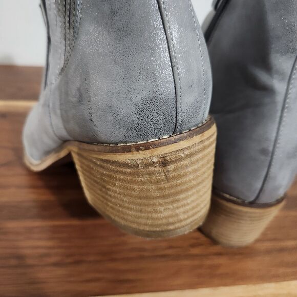 Boutique By Corkys Starboard Ankle Boot Gray Metallic Heel Western Size 10 - Picture 7 of 12